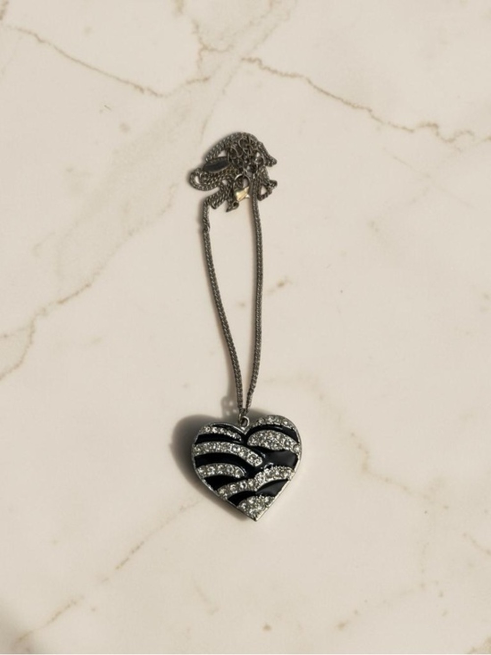 🫶🏻 Claire’s Heart Pendant Necklace with Black & Silver Zebra Design
